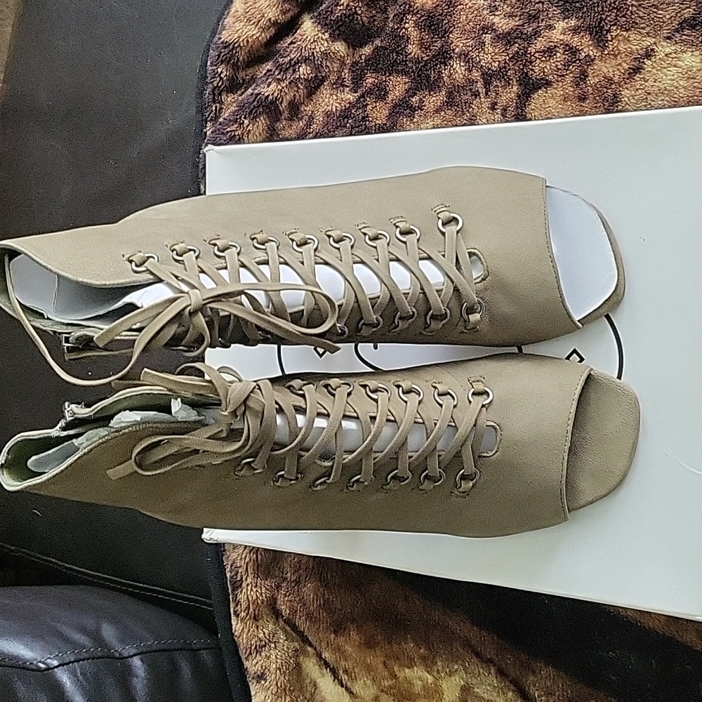 Steve Madden lace up booties!